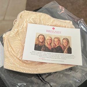 Breezies Bra 36D, New without tags